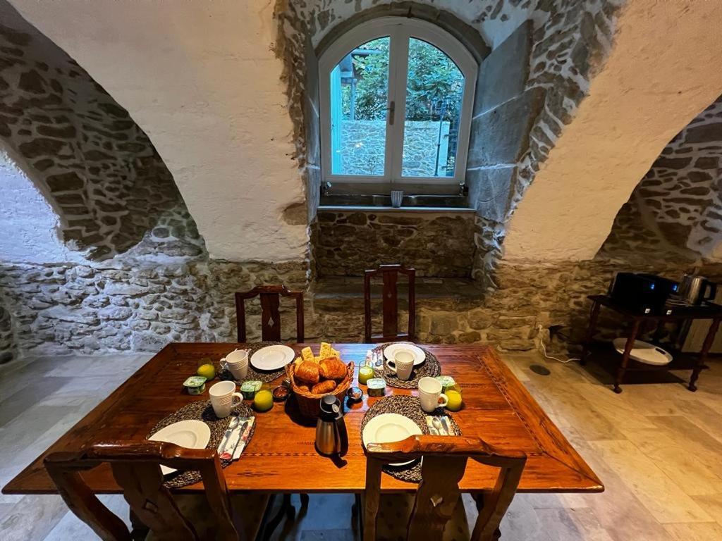 Sci Les Remparts De Mirepoix Bed & Breakfast Мирпоа Екстериор снимка